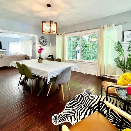 Villa Hollywood House With Parking - Walk To Attractions